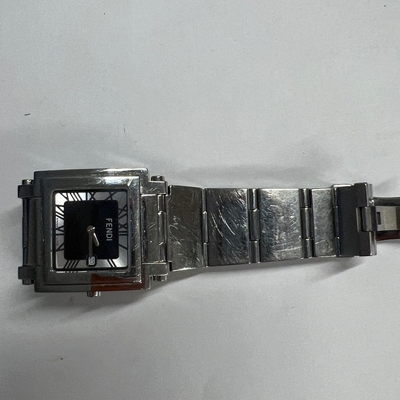 Fendi Quadro 6000G Stainless Steel Bracelet Wristwatch Black Dial Roman Numerals main image 5
